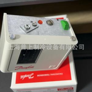 Interruptor de Presión Danfoss KP5 060-117191 G1/2 SPST IP54 para Uso Marino - Product Image 3