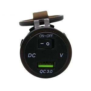 Marine IP65 QC3.0 Accesorio de la toma de corriente de salida de 12-24V <span class=keywords><strong>2</strong></span>.1A con interruptor de encendido-apagado y medidor de voltaje Cargador de coche USB - Product Image 2