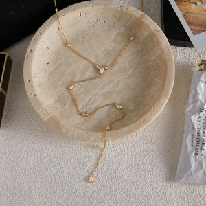 Collar de cadena en Y de acero inoxidable con circonita blanca en forma de lágrima, chapado en oro de 18K, para uso diario, con engaste de bisel multicapa - Product Image 4