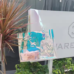Sac fourre-tout en PVC épais avec logo personnalisé et poignée en nylon, design irisé holographique laser à la mode - Product Image 3