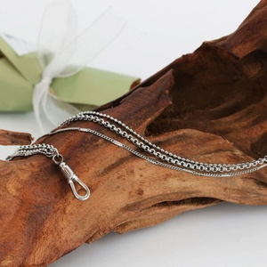 Collier pour femme en acier inoxydable plaqué or 18 carats, résistant à l'eau et inaltérable, avec chaîne fine à trois couches - Product Image 2
