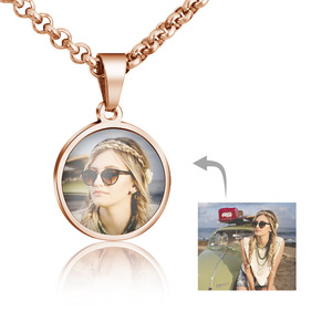 Elegante personalizado de acero inoxidable Color collares niños de moda chapado en oro enlace joyería imagen foto boda conmemoración - Product Image 1