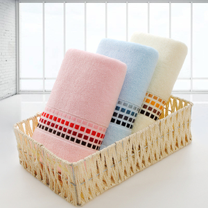 Asciugamano in Puro Cotone Spesso, Produzione all'Ingrosso, Assorbente e Morbido, Personalizzabile con Ricamo - Product Image 3