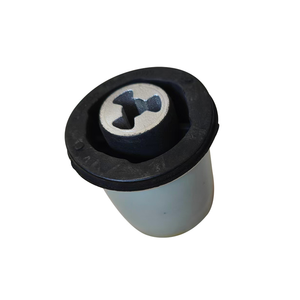 <span class=keywords><strong>Renault</strong></span> TP Moyeu d'essieu arrière Bush Carrier Bush <span class=keywords><strong>Car</strong></span> Spare Parts Control Arm Busing pour <span class=keywords><strong>RENAULT</strong></span> NISSAN DACIA 550440923R 8200380965 - Product Image 4