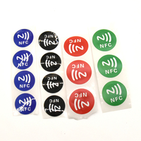 Muestra gratis 13,56 MHz NFC 213/215 Chips papel/PET Material pegatina/etiqueta logotipo personalizado protocolo ISO14000A etiqueta RFID