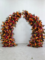 Vente en gros d'arche florale artificielle en forme de corne, avec boule de fleurs de roses artificielles rouges, roses et blanches, pour la décoration de fond de cérémonie d'allée de mariage