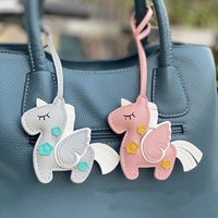 Nouveau design 2026 – Porte-clés licorne en cuir PU, pendentifs de sac, poupée mascotte cheval ailé, accessoires décoratifs en cuir