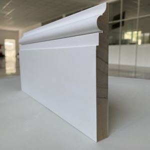Rodapié de pino imprimado blanco para decoración del hogar, venta al por mayor para hoteles, oficinas, apartamentos, suministro de molduras interiores, venta al por mayor - Product Image 1