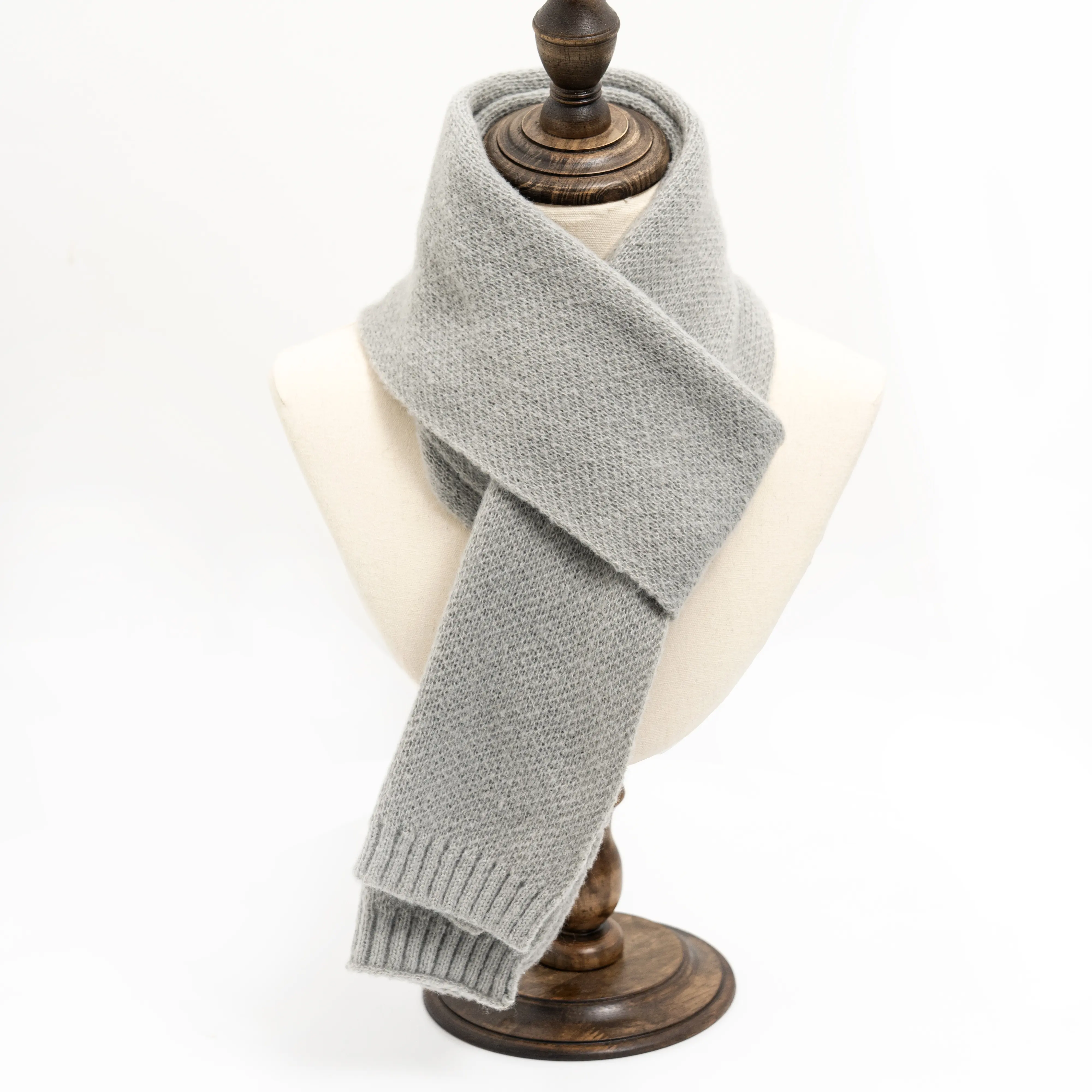 하이 퀄리티 클래식 폴리에스터 단색 청키 니트 겨울 스카프 여성용 세련된