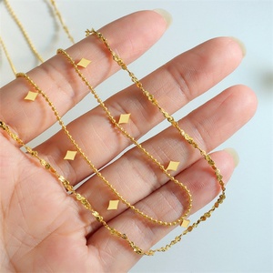 สร้อยคอแฟชั่นแบบโซ่สองชั้นชุบทองพร้อมจี้รูปทรงสี่เหลี่ยม - Product Image 5