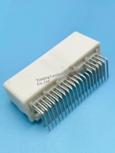 1318384-2 Connecteur automobile domestique 12V 40A, prise enfichable 40 broches à montage sur carte, prise à broches coudées - Product Image 4