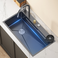 Offre Spéciale 304 Robinet d'évier de cuisine en acier inoxydable Raindance Waterfall Design avec rondelle à quatre trous pour la maison Restaurant