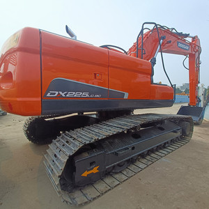 Excavatrice DOOSAN DX225LC-9C d'occasion de 22 tonnes, pompe hydraulique Doosan, capacité de la benne de 1,05 m, puissance de 108 W, soupape KYB, faible nombre d'heures, 90 % NEUF - Product Image 2