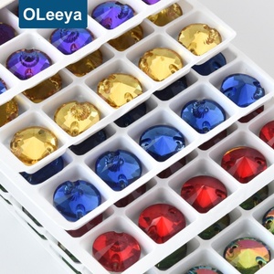 Vente directe d'usine Oleeya, diverses couleurs, strass à dos plat de qualité A5, 12 mm, Rivoli, cristaux à coudre pour robe - Product Image 2