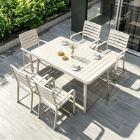 Ensemble de salle à manger extérieur en aluminium commercial avec table extensible et chaises empilables, mobilier de patio pour hôtel et restaurant