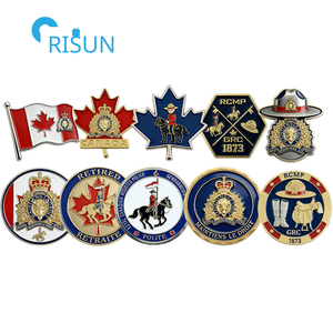 Канадский значок-брошь RCMP с кленовым листом и ковбойской шляпой, эмалевый значок на заказ для Музея наследия RCMP - Product Image 1