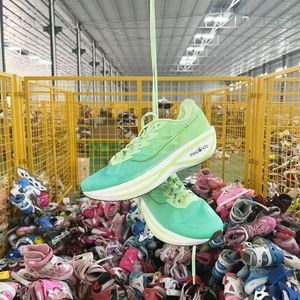 รองเท้ามือสอง S32-3-2 ยี่ห้อดัง คุณภาพสูง รองเท้าวิ่งมือสองจากจีน รองเท้าผู้ชายมือสอง ขายส่งเป็นมัด - Product Image 1