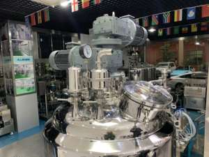Máquina de Mezcla Homogénea Automática de Alta Calidad de 500L, de Acero Inoxidable, con Elevación Hidráulica y Calentamiento por Motor, para la Fabricación de Cosméticos - Product Image 3