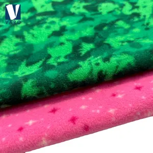 厂家批发保暖柔软涤纶绿色粉色星星设计印花拉丝抗起球摇粒绒面料