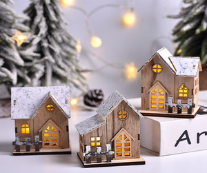 Casa de Madera con Luces LED para Halloween y Navidad 2024, Regalos Artesanales de Año Nuevo, Adornos Festivos para Escritorio - Product Image 2