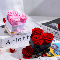 HFlora Vente en gros de mini boîtes de roses éternelles en forme de cœur, 3 roses préservées dans une boîte cadeau en forme de cœur pour femme et famille