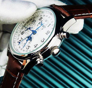 Equipado con el movimiento 7750, cada movimiento ha sido certificado y calibrado por un observatorio. Este es un reloj para hombre. - Product Image 6