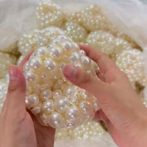 Jouet créatif anti-stress et anti-anxiété à presser, avec perles éclatantes, plaque de perles à modeler, boule de glace douce et cireuse, et fonction de soulagement - Product Image 4