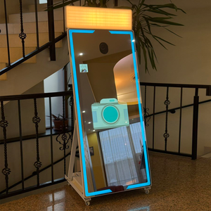 Photomaton interactif en verre métallique magique 45/65 pouces, appareil photo selfie, outil de prise de vue, emballé dans un coffret de transport - Product Image 1