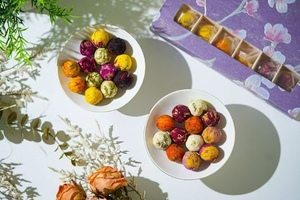 Palline di fiori cinesi fatte a mano che fioriscono il tè 18 pz/confezione regalo di rosa gelsomino crisantemo giglio di ibisco fiore misto OEM tè regalo - Product Image 3