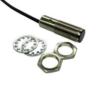 Interruttore Sensore a Riflessione Diffusa DC 12-24V con Alloggiamento M18, Uscita NPN, Range Regolabile, Interruttore di Prossimità Ottico - Product Image 3