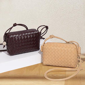 Sac à bandoulière pour femme tissé à la main carré, nouveauté, sacs <span class=keywords><strong>de</strong></span> luxe pour femme - Product Image 1