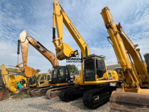 Machine d'occasion d'occasion PC220 de bonne qualité Komatsu PC220 excavatrice hydraulique sur chenilles de 22 tonnes à vendre - Product Image 2
