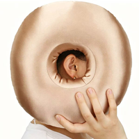 Oreiller matelassé en satin avec trou pour l'oreille, garnissage polyester/coton, facile d'entretien, protège les oreilles de la pression, pour hôtel et usage domestique