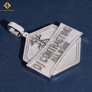 Colgante de Hip Hop Personalizado, Plata 925 con Baño de Rodio, Moissanita, Diseño Católico Vintage, Joyería - Product Image 2