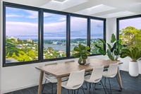 Ventana Exterior Moderna de Apertura Abatible con Marco de Aleación de Aluminio y Triple Acristalamiento para Cocina y Baño