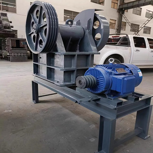 Trituradora de Mandíbulas de Alta Rigidez con Motor AC, Máquina Industrial Negra para Triturar Piedra - Product Image 3