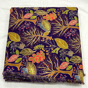 Tissu en lin de qualité supérieure avec broderie florale, mélange respirant de coton et de lin pur avec travail artisanal floral, idéal pour les saris et les costumes - Product Image 1