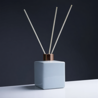 Bouteilles diffuseurs de parfum carrées en verre transparent noir avec couvercle en bois, logo personnalisé, conteneur diffuseur d'arômes de luxe vide, vente en gros OEM
