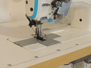 Máquina de Coser Jack 58750 de Segunda Mano de Alta Calidad, Computarizada, de Doble Aguja, Puntada Plana, Cuchilla <span class=keywords><strong>Recta</strong></span>, Puntada de Esquina Automática, en Existencia - Product Image 5