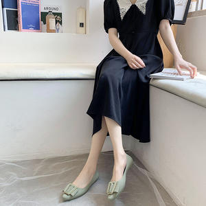 Fábrica atacado New <span class=keywords><strong>Flats</strong></span> Mulheres sola macia moda verão ao ar livre 2024 Casual caminhada senhora fechado toe sandálias geléia sapatos de trabalho - Product Image 4