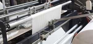 آلة صنع أكياس التسوق غير المنسوجة الأوتوماتيكية بالكامل - Product Image 4
