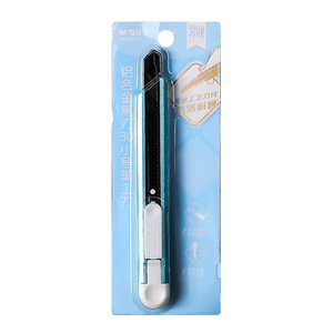 Couteau utilitaire à lame noire M&G en alliage d'aluminium 913F4 avec verrouillage automatique pour la découpe du papier - Product Image 5