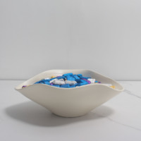 Bol en céramique ovale contemporain inspiré des ondulations, fait main par Wisdom Crafts, taille personnalisée pour cadeaux, plateau à chocolat pour la table