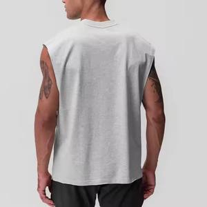 Débardeur de sport personnalisé pour homme en coton doux, ample et respirant, pour la course, la musculation et la gym, avec découpes profondes aux bras - Product Image 2