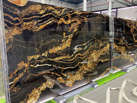 Comptoirs en granit noir titane naturel de luxe avec veines dorées, dalles polies en granit noir fusion