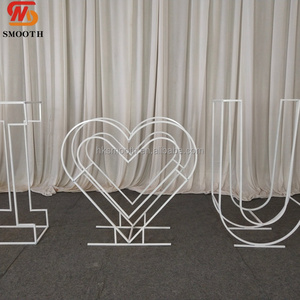 Letras y Números Metálicos 3D Ligeros en Color Dorado, con Diseño Hueco, para Decoración 'BABY LOVE', Fáciles de Guardar, Combinables y Personalizables para Eventos y Fiestas - Product Image 3