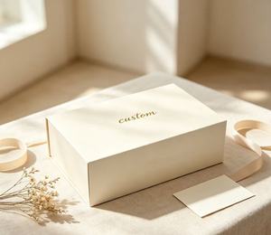 Caja de Regalo Rígida Rectangular de Color Marfil Personalizada con Logotipo Estampado en Caliente, Empaque Artesanal de Alta Gama - Product Image 3
