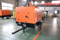 Petit compresseur d'air de 400 CFM, 12 bars, 175 psi, Tanzanie, Cummins 4BT, 93 kW, compresseur Aria portable, démolition, construction de ponts