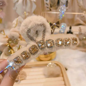 Autumn and Winter Plush Hair Clip Fashion Furry Hair Accessories <strong>Faux</strong> <strong>Fut</strong> Large Hair Claws for Women - Product Image 5