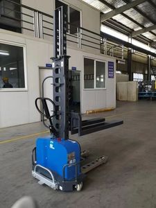 Apilador Semieléctrico de Perfil Bajo Heli Strong Power, Autocargable, 500 kg, 1000 kg, Elevación de 1.3 m, Solución Compacta para Almacenes - Product Image 3